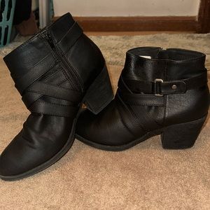 American Eagle Booties size 11